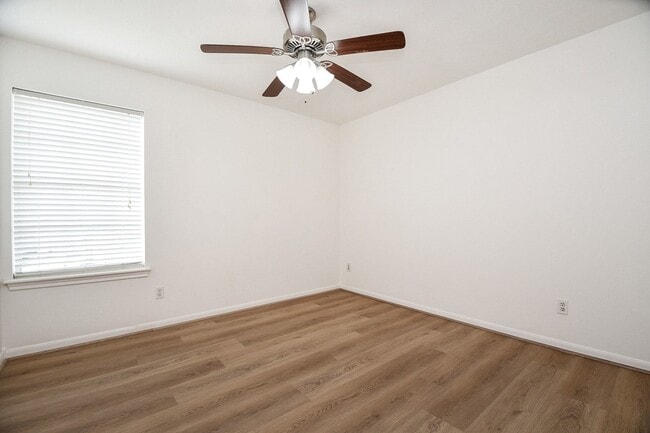 Building Photo - 11615 Trailmont Dr