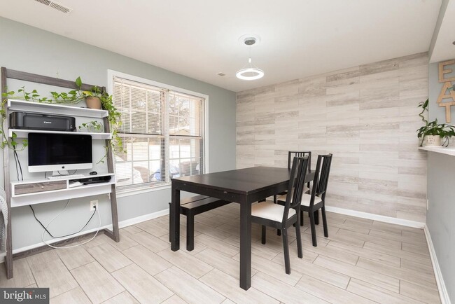 Lots of Space For The Dining Table - 8822 Dowling Park Pl