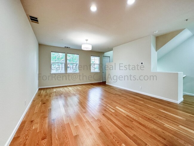 Building Photo - 2404 Maritime Way