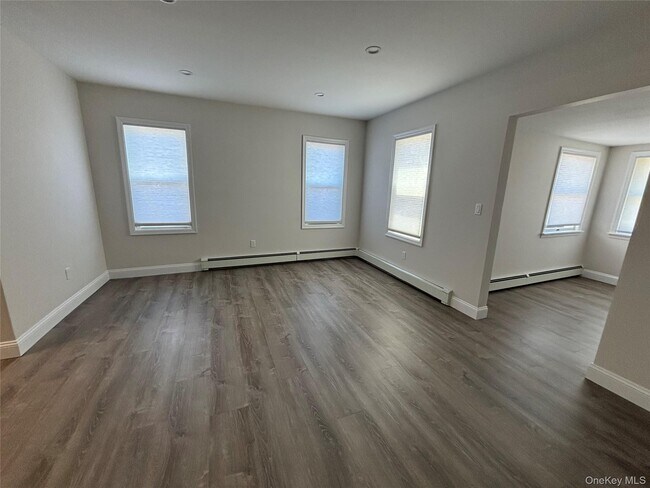 Building Photo - 23 Arnold Ave