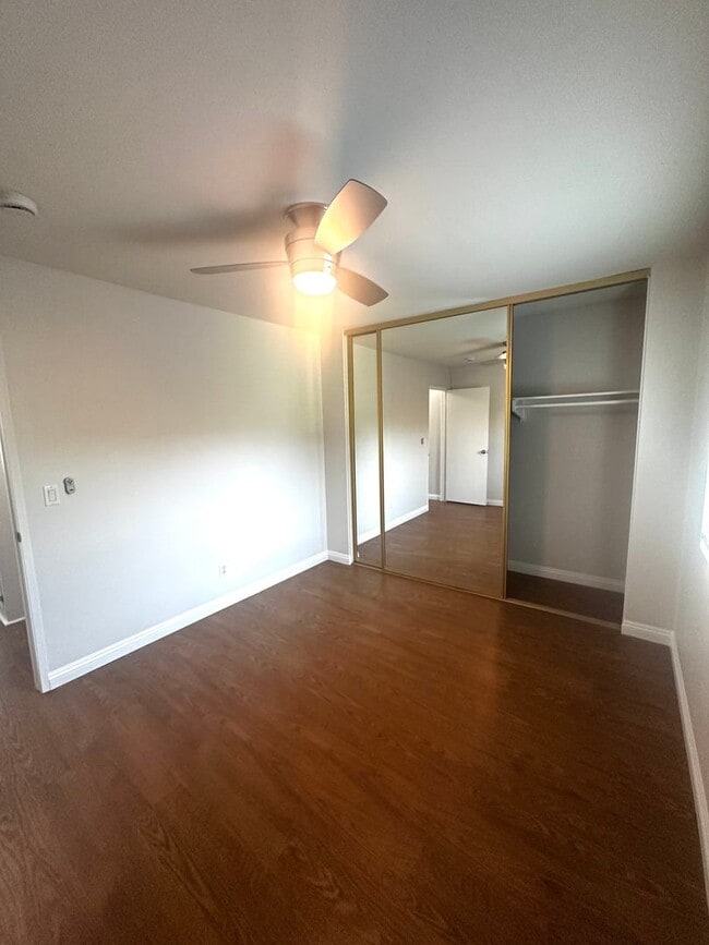Building Photo - For Lease- Cozy and comfortable Two Bedrooms top floor unit
