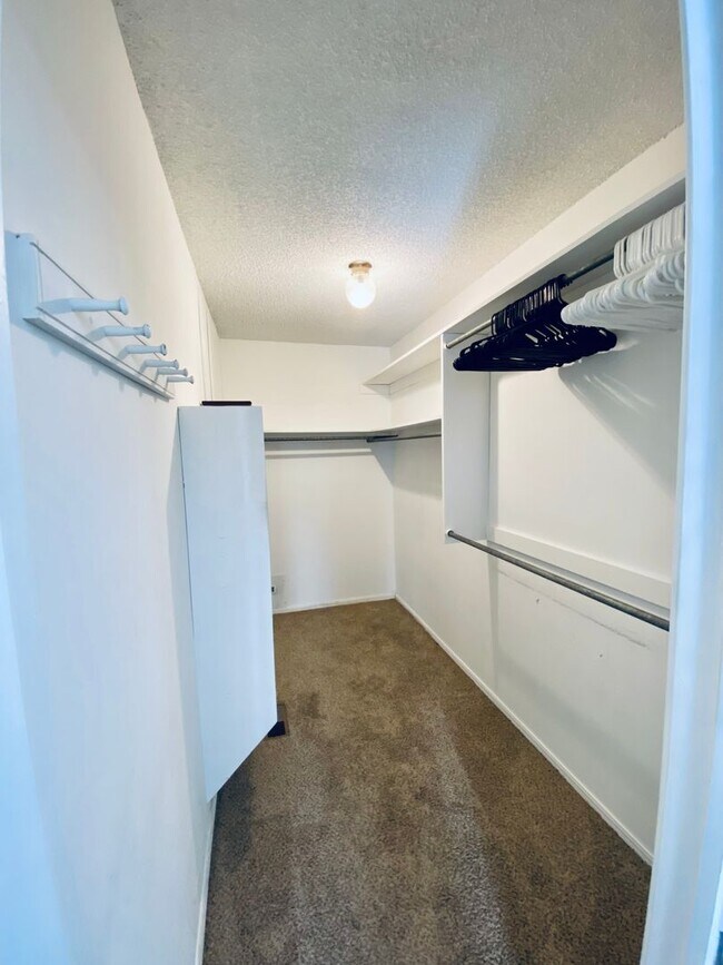 Building Photo - Move-In Ready 3 Bed 2 Bath In Union School...