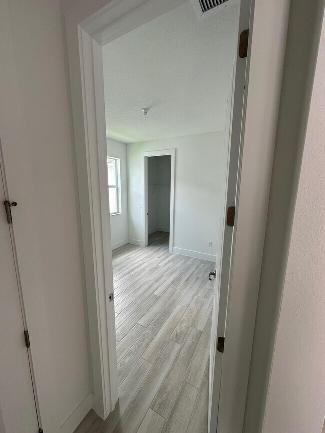 Building Photo - 12166 Viridian Blvd