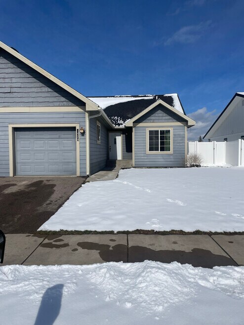 Building Photo - 1429 11th St W