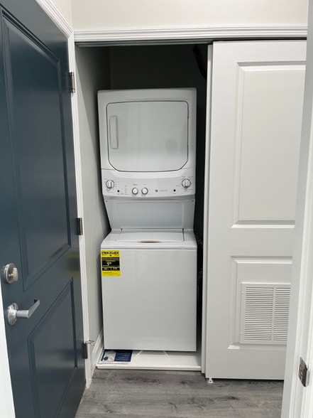 Building Photo - 106 S 42nd St