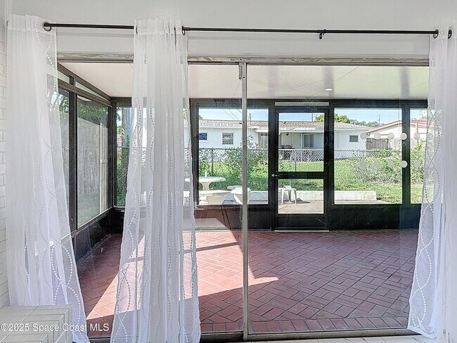 Building Photo - 205 Bimini Dr