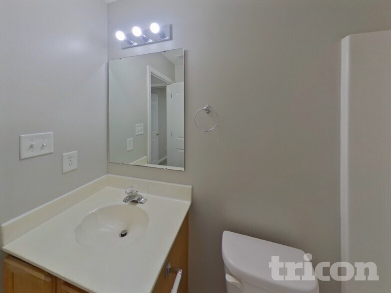 Building Photo - 2104 Gold Nugget Dr