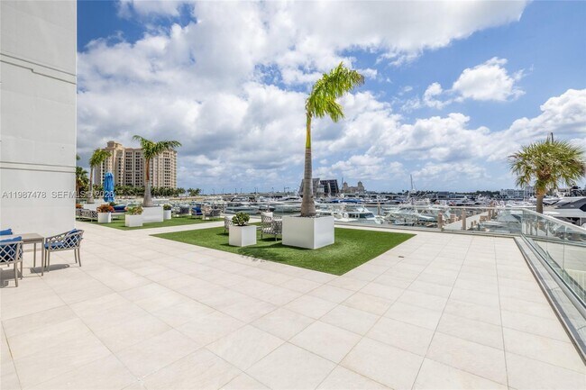 Building Photo - 400 N Flagler Dr