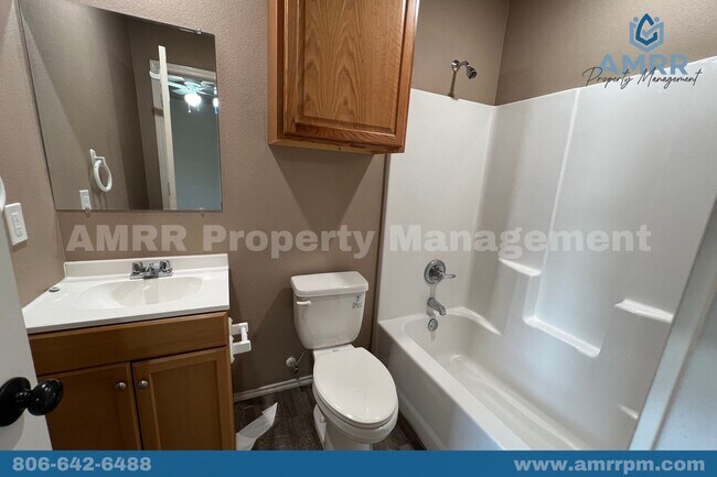 Building Photo - 314 E Ursuline St