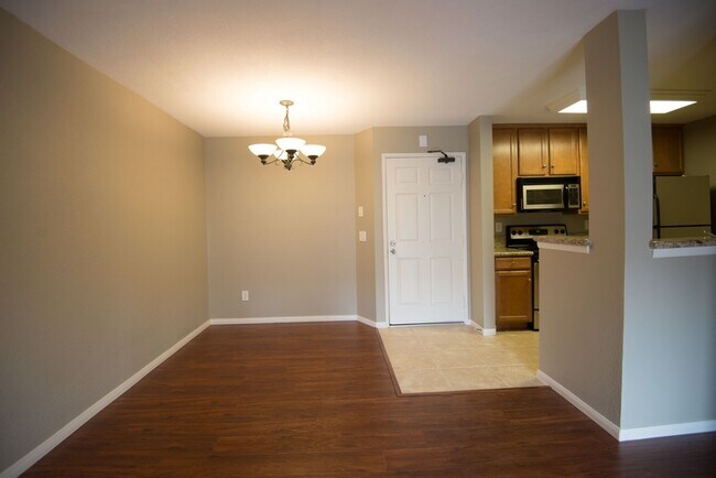 Building Photo - 7130 Shoreline Dr