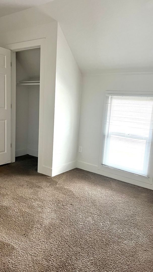 Building Photo - 807 20th St