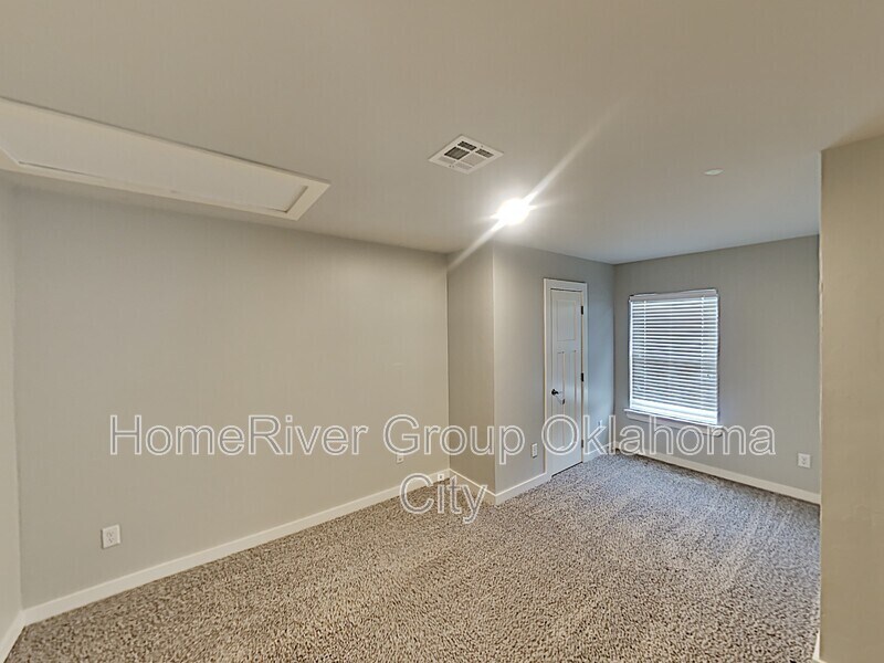 Building Photo - 17604 Hampton Park Dr