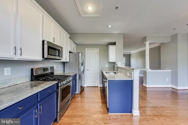 Building Photo - 12804 Short Hills Dr