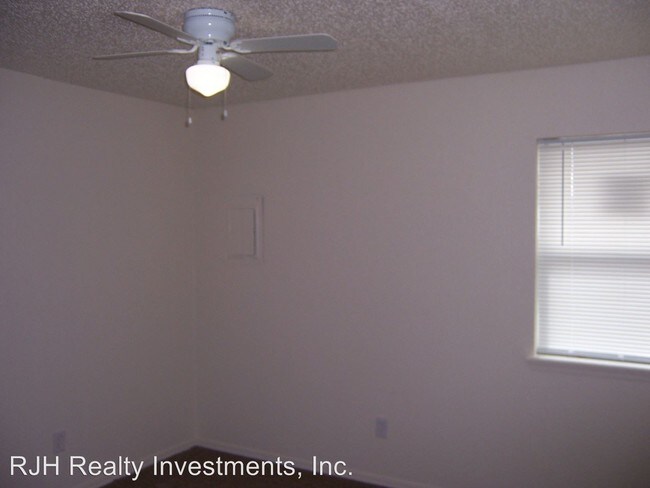 Building Photo - 1311 Glen Oaks Ct