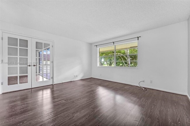 Building Photo - 8790 Holly Ct