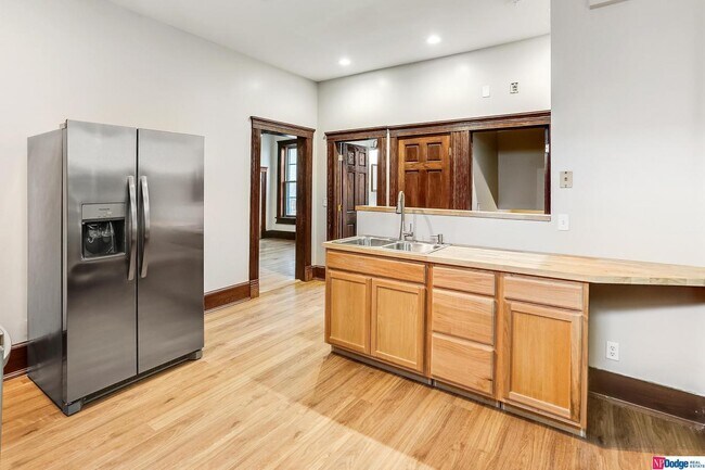 Building Photo - 2210 Wirt St