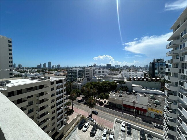 Building Photo - 100 Lincoln Rd