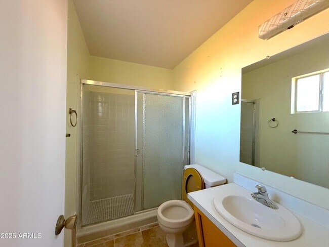 Building Photo - 314 E Malibu Dr