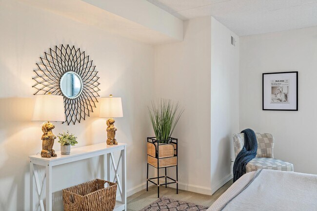 Building Photo - 100 Severn Ave