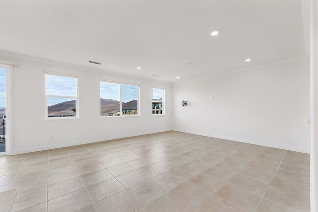 Building Photo - Panoramic views of the valley with a modern updated home!