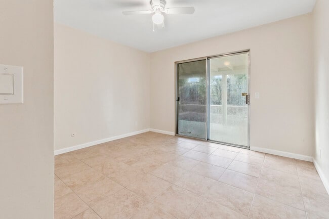 Building Photo - 1992 W Oakland Ave