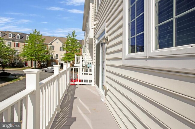 Building Photo - 505 Jurgensen Pl
