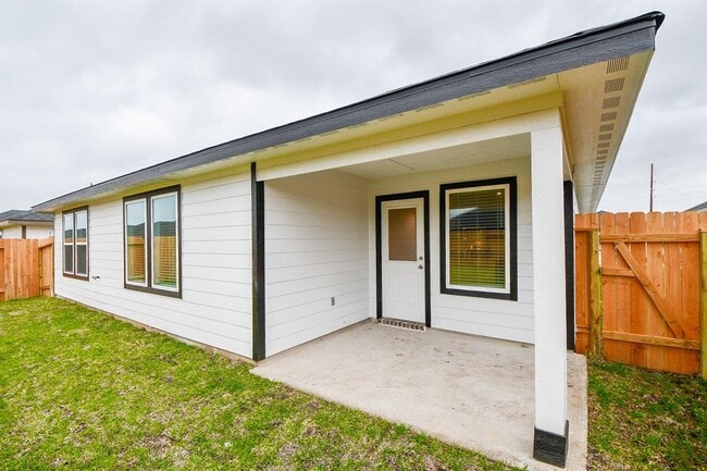Building Photo - 1106 Cattle Chute Ct