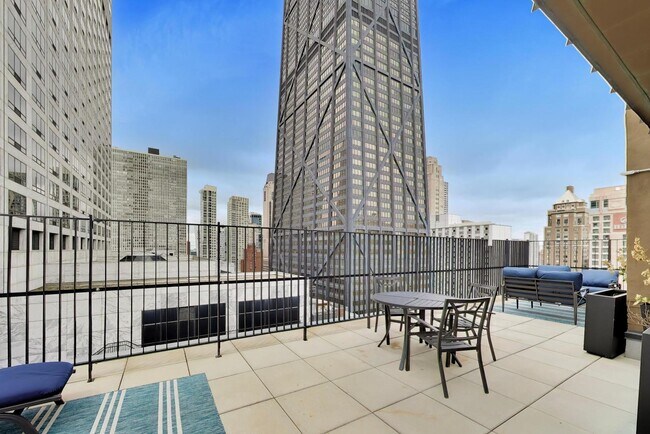 Building Photo - 201 E Chestnut St