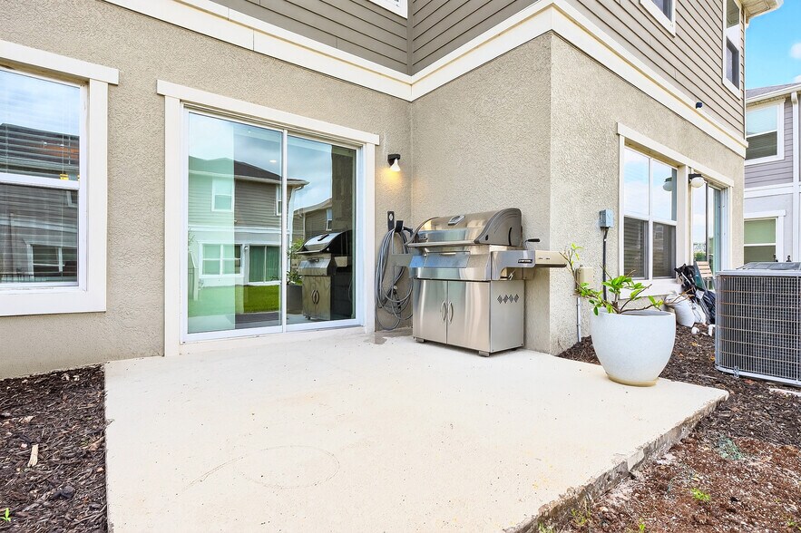 Building Photo - 2338 Carrabelle Way