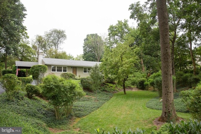 Building Photo - 77 Sunset Dr