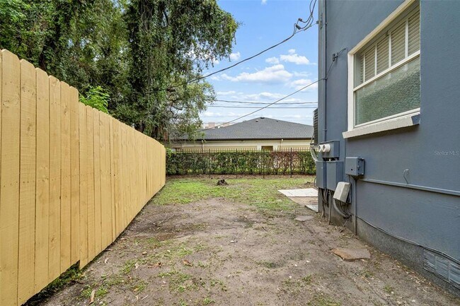 Building Photo - 601 Swann Dr