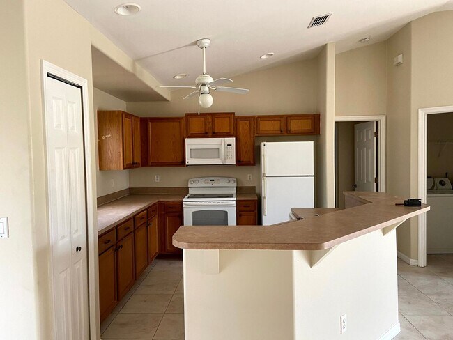 Building Photo - 3302 7th St W