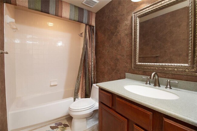 Building Photo - 8041 Sailboat Key Blvd S