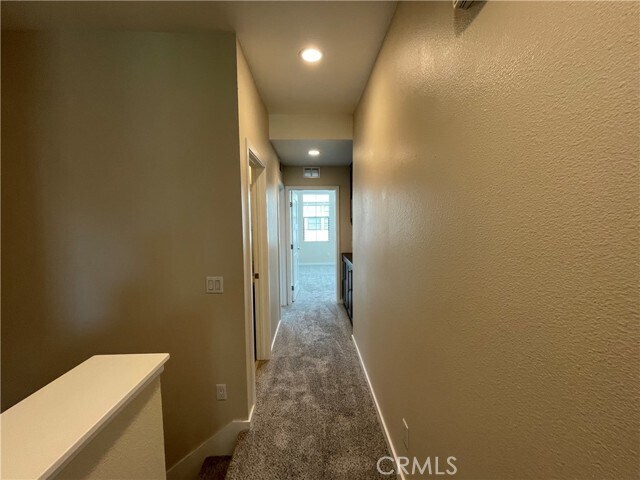 Building Photo - 501 W Maple Ave