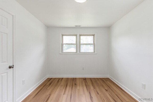 Building Photo - 1806 Sussex St