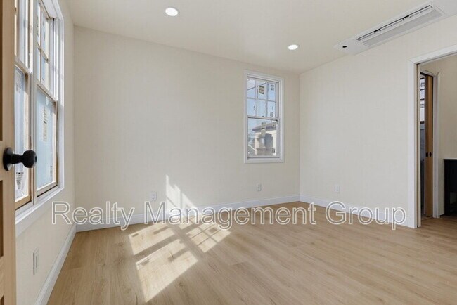 Building Photo - 4471 Cleveland Ave