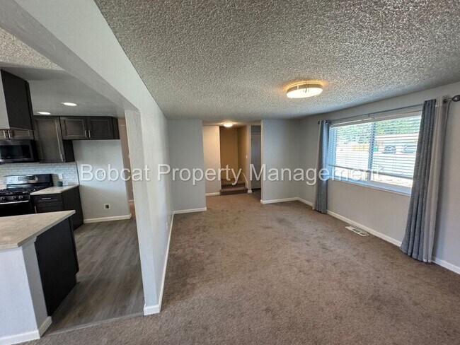 Building Photo - 20 Bodie Dr