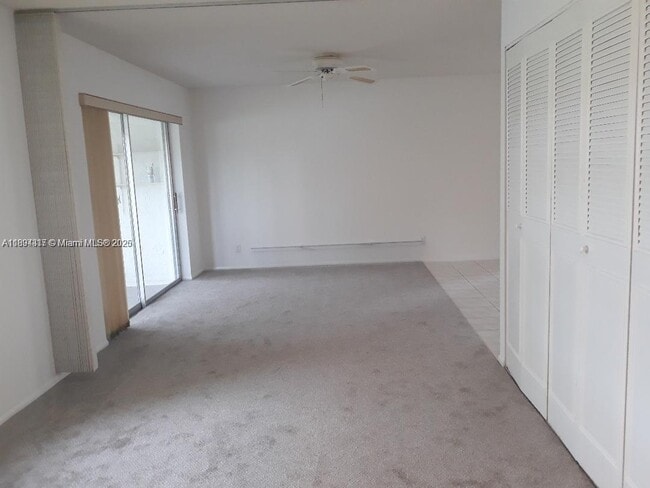 Building Photo - 147 Lake Carol Dr
