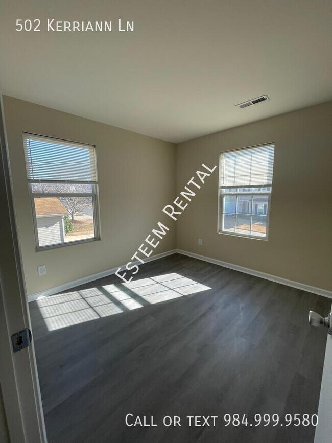 Building Photo - 502 Kerriann Ln