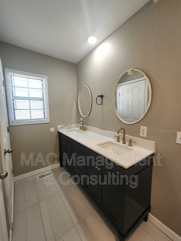 Building Photo - 1319 Autumn Ave