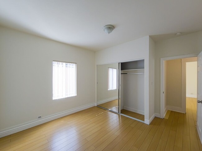 Building Photo - 126 E Garfield Ave