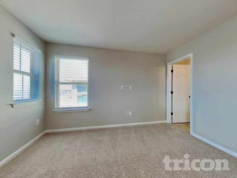 Building Photo - 184 Vestral Rd