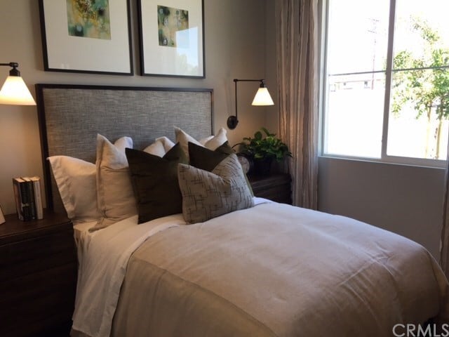 Building Photo - 4752 E Washington Ave