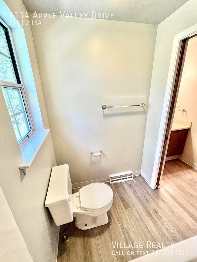 Building Photo - Extremely spacious 3-bed townhome in Dalla...