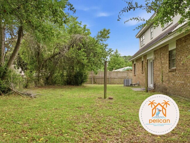 Building Photo - 4-Bedroom Home in a Prime Pensacola Location