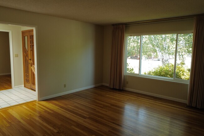 Building Photo - 21590 Fitzgerald Dr