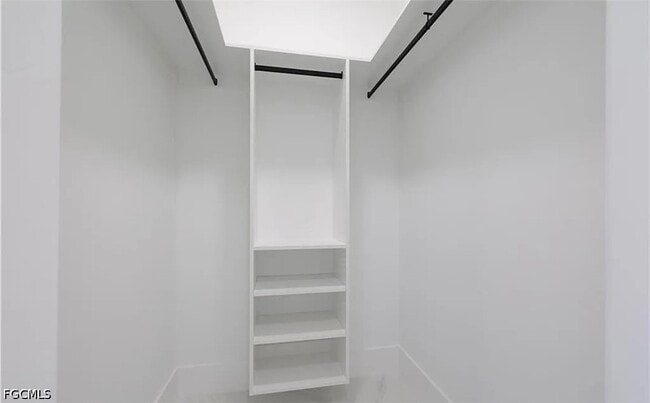 Building Photo - 223 SW 22nd Ct