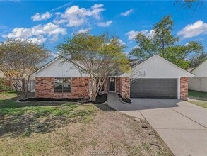 Building Photo - Take a look at this 3 bedroom 2 bath home