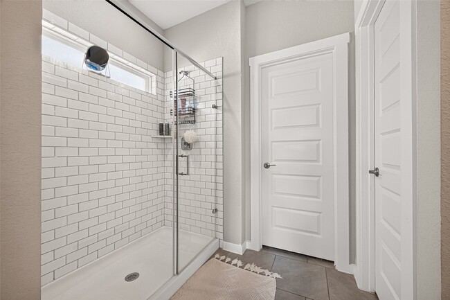 Building Photo - 7211 Colwyn Bay Trl