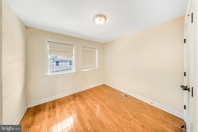 Building Photo - 1505 Spring Pl NW